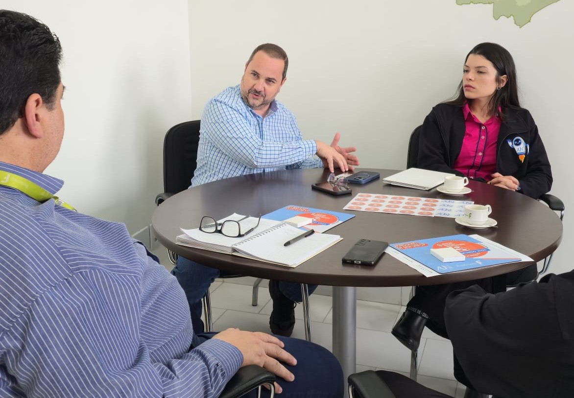 FUNDUNESP e AUIN alinham cooperação em Ambientes de Inovação durante visita institucional