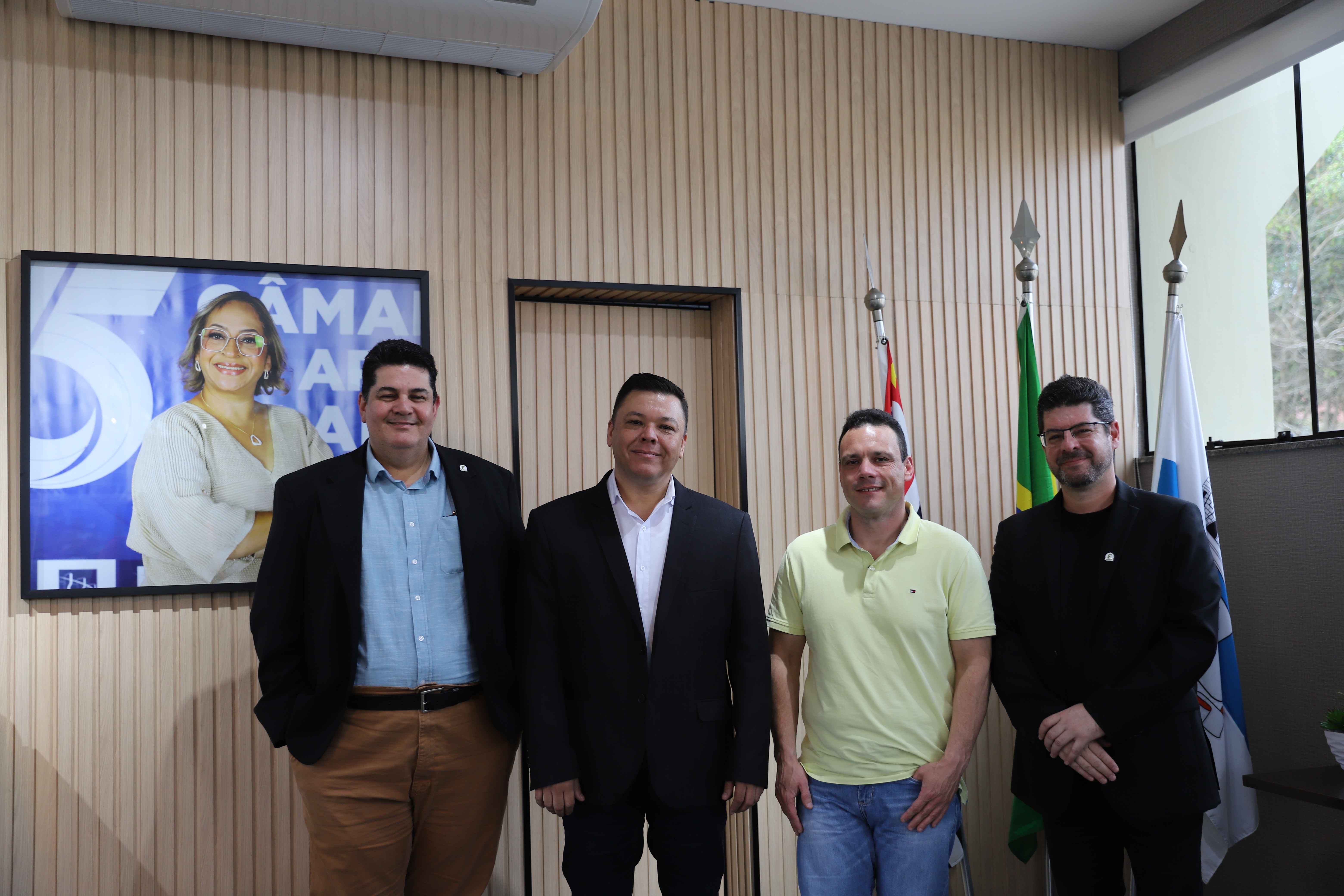 FUNDUNESP discute parcerias tecnológicas com a Câmara Municipal de Arujá