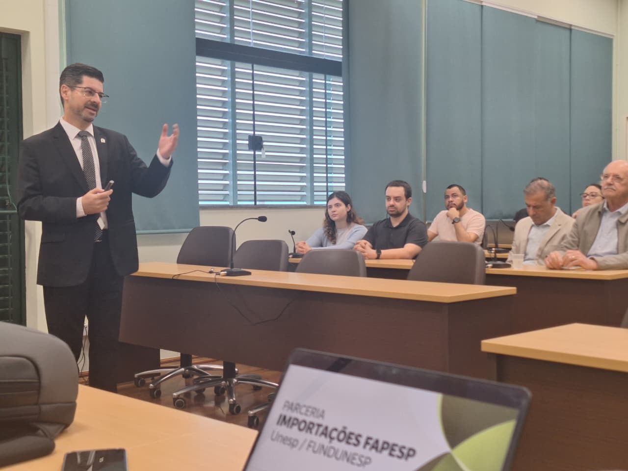 FUNDUNESP apresenta atuação em importações e processos FAPESP no IBB/Unesp